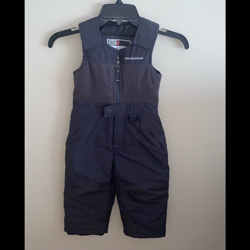 32 DEGREES BOYS SQUALL BIBS SIZE XS MINT